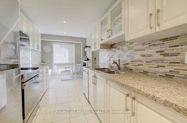 34 Langston Dr, House attached with 5 bedrooms, 3 bathrooms and 2 parking in Brampton ON | Image 9