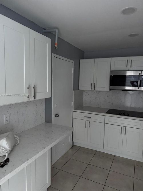 apt-525-400 Kings Point Dr, Sunny Isles Beach, FL, 33160-4734 | Card Image