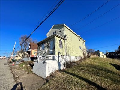 1013 Edith St, House other with 3 bedrooms, 2 bathrooms and null parking in Duquesne PA | Image 3