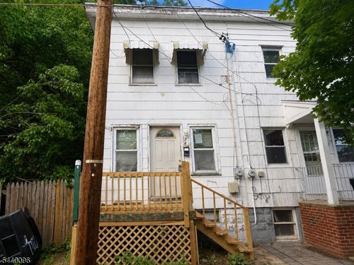 24 Johannis Pl, Plainfield, NJ, 07063-1028 | Card Image