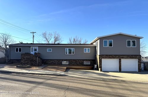 505 3rd Ave N, Hettinger, ND, 58639-7169 | Card Image
