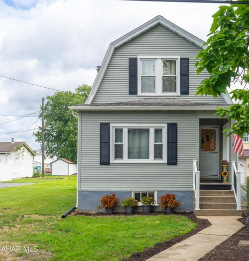 211 E Southey Ave, Altoona, PA, 16602-4118 | Card Image