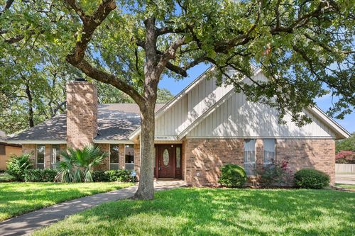 1506 Wagon Wheel Trl, Pantego, TX, 76013-3140 | Card Image