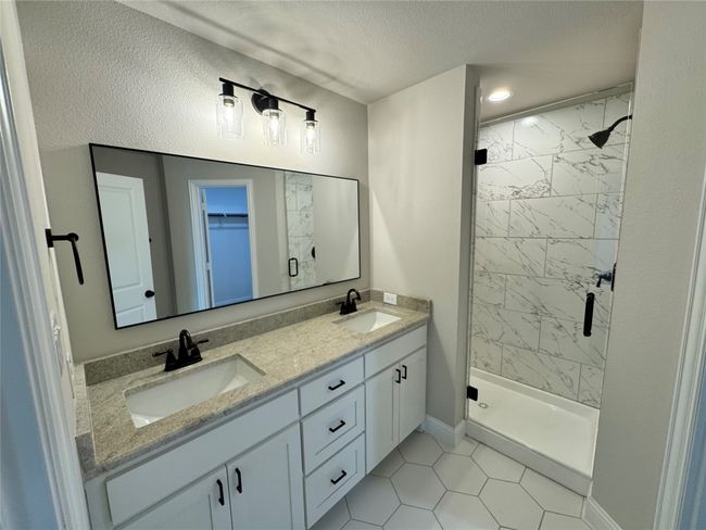 721 N Jefferson St, Townhouse with 3 bedrooms, 3 bathrooms and null parking in Pilot Point TX | Image 11