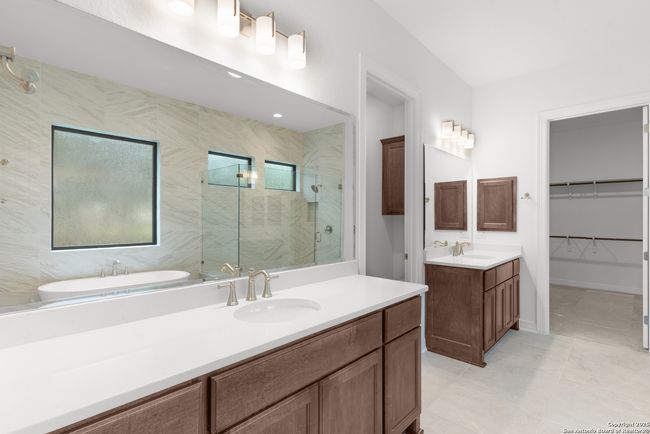 8166 Blue Oak, House other with 4 bedrooms, 5 bathrooms and null parking in Garden Ridge TX | Image 52