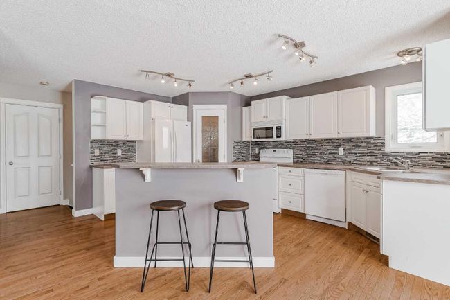 71 Wentworth Circle Sw, Home with 4 bedrooms, 3 bathrooms and 4 parking in Calgary AB | Image 13