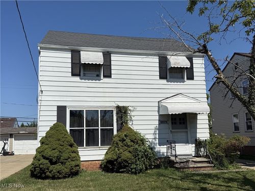 20571 Naumann Ave, Euclid, OH, 44123-3133 | Card Image