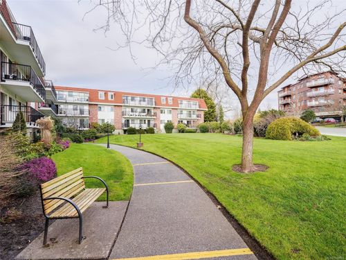 120-1680 Poplar Ave, Saanich, BC, V8P4K7 | Card Image