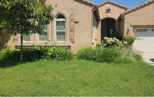 6518 W Dovewood Ln, Fresno, CA, 93723-8136 | Card Image