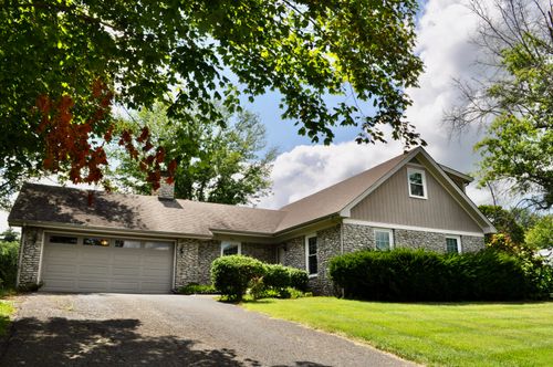 573 Valleybrook Dr, Danville, KY, 40422-1059 | Card Image