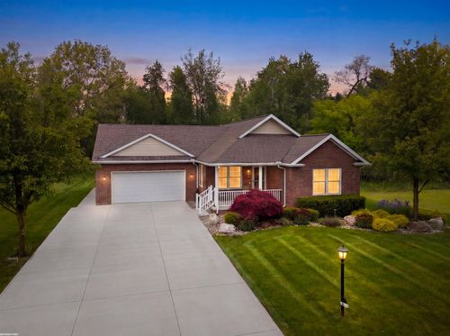 11883 Liberty Woods Dr, Washington Twp, MI, 48094-2467 | Card Image