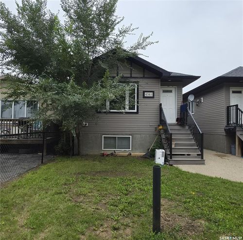 434 Ottawa Street, House with 5 bedrooms, 2 bathrooms and 2 parking in Regina SK | Card Image
