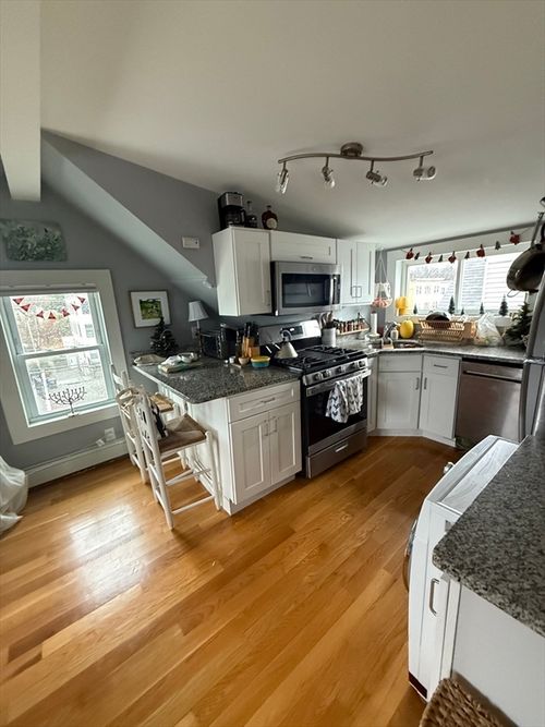 2-287 Beacon St, Somerville, MA, 02143-3509 | Card Image