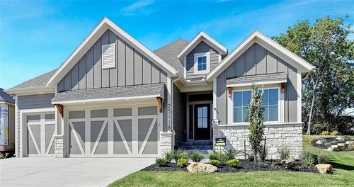 22476 W 90th Ter, Lenexa, KS, 66227-4031 | Card Image