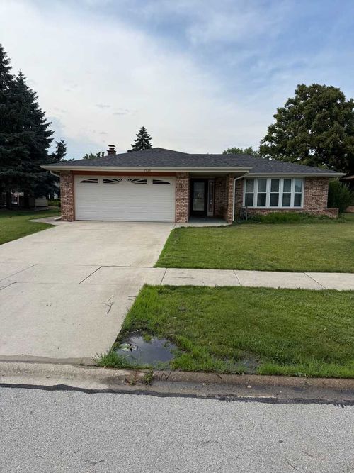 7736 W 157th Pl, Orland Park, IL, 60462-5054 | Card Image