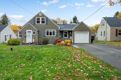 17 Parkwood Dr, House other with 3 bedrooms, 2 bathrooms and null parking in Dewitt NY | Image 1