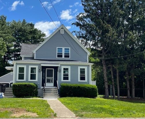 131 Spruce St, Abington, MA, 02351-1440 | Card Image