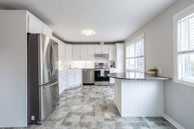 6917 Du Bois Ave, Condo with 3 bedrooms, 3 bathrooms and 2 parking in Orleans ON | Image 18