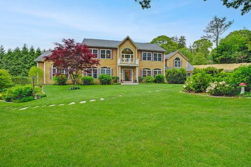 8 Fresh Pond Rd, Oak Bluffs, MA, 02557-6904 | Card Image