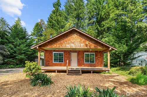 10204 Lake Florence Way, Anderson Island, WA, 98303-9810 | Card Image