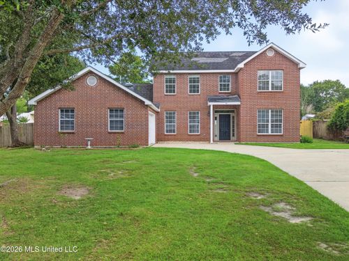 18 Lakeview Dr, Ocean Springs, MS, 39564-9282 | Card Image