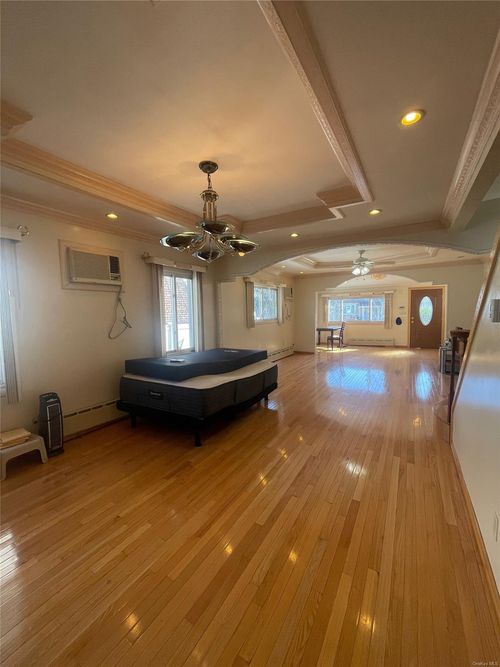 88-27 196th St, Hollis, NY, 11423-2007 | Card Image