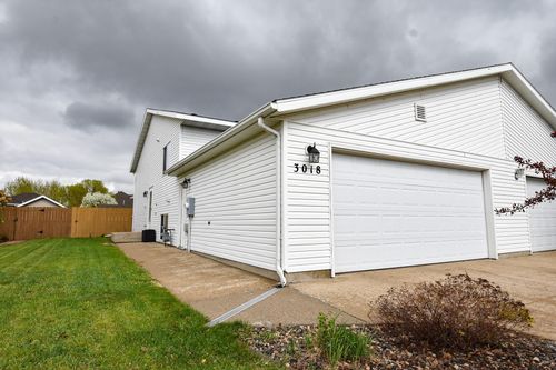 3018 32 Street S, Fargo, ND, 58103 | Card Image