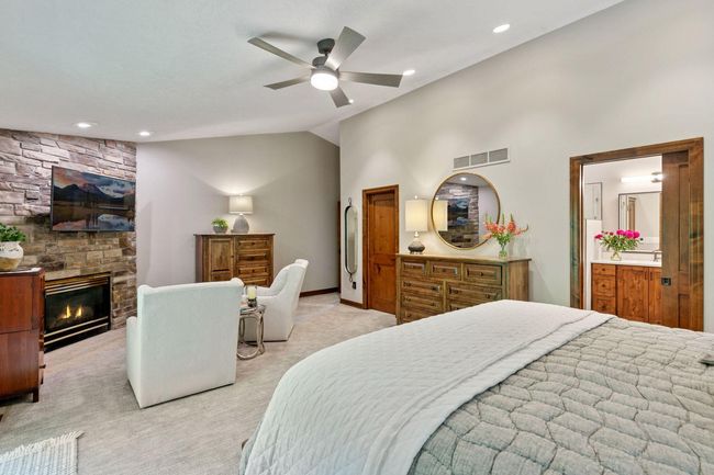 1405 W Farm Rd, House other with 5 bedrooms, 5 bathrooms and null parking in Chaska MN | Image 41