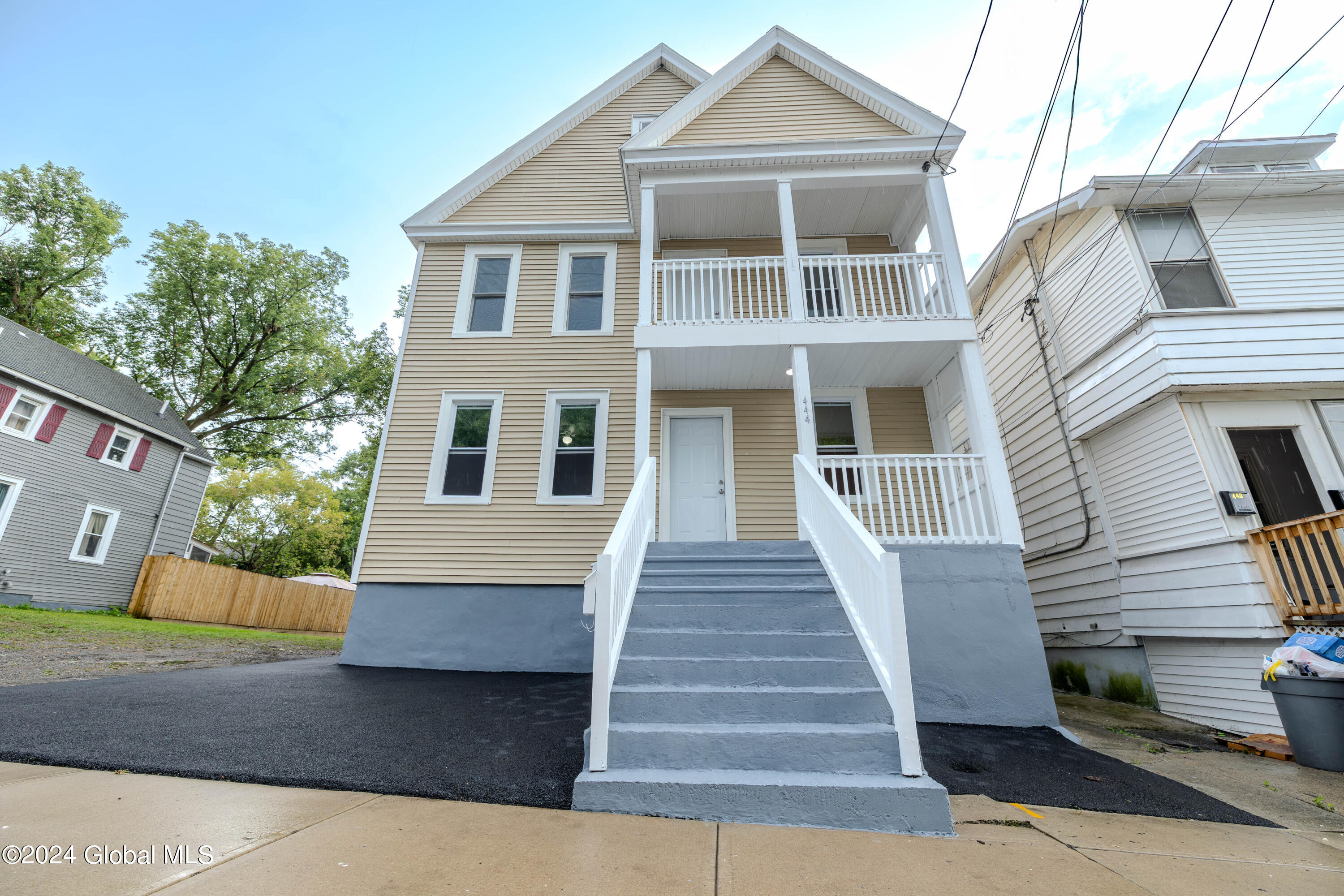 Manhattan St, Schenectady, NY 12308