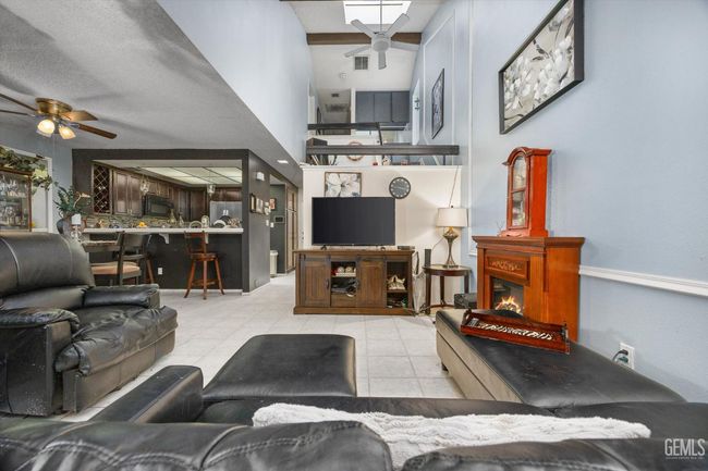 APT-5 - 3301 Columbus St, Condo with 3 bedrooms, 2 bathrooms and null parking in Bakersfield CA | Image 7