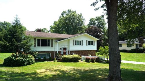 684 Atwood Dr, Tallmadge, OH, 44278-1105 | Card Image