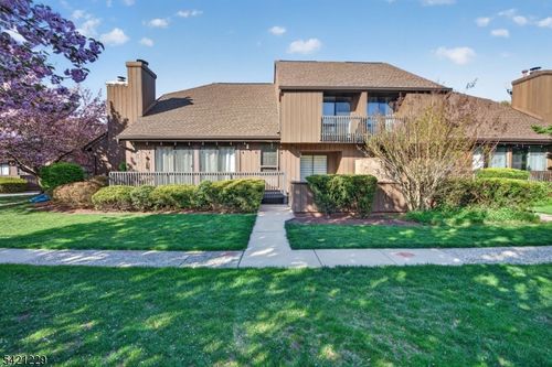 66-66 Kingsberry Dr, SOMERSET, NJ, 08873-4305 | Card Image