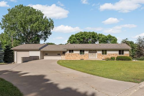 112 Mayo Dr, Burnsville, MN, 55337-2605 | Card Image