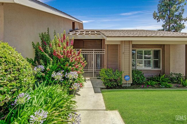 UNIT-9 - 2000 Ashe Rd, Condo with 3 bedrooms, 1 bathrooms and null parking in Bakersfield CA | Image 4