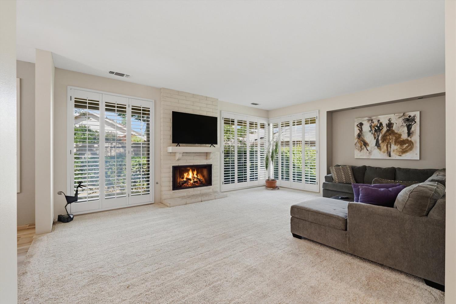 Residential in Gold River 4