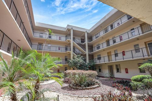 apt-112-2801 Somerset Dr, Lauderdale Lakes, FL, 33311-1977 | Card Image