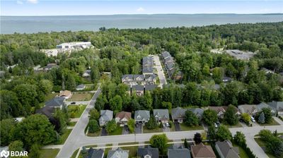 8 Blasi Crt, Townhouse with 3 bedrooms, 2 bathrooms and 2 parking in Wasaga Beach ON | Image 1