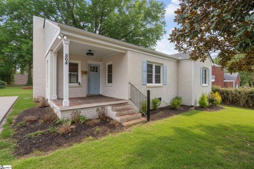 304 Wedgewood Dr, Greenville, SC, 29609-3926 | Card Image