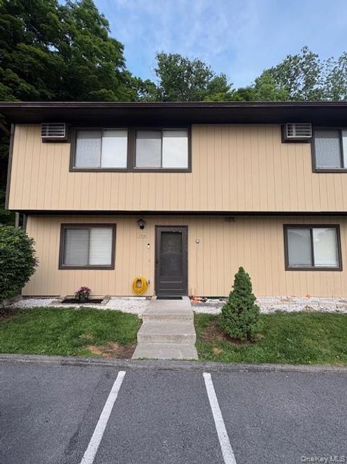3601 Chelsea Cv, Hopewell Junction, NY, 12533-6935 | Card Image