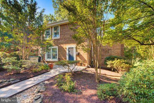 2128 Golf Course Dr, RESTON, VA, 20191-3825 | Card Image
