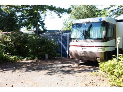 19 Sand Dollar Dr, Florence, OR, 97439-8775 | Card Image