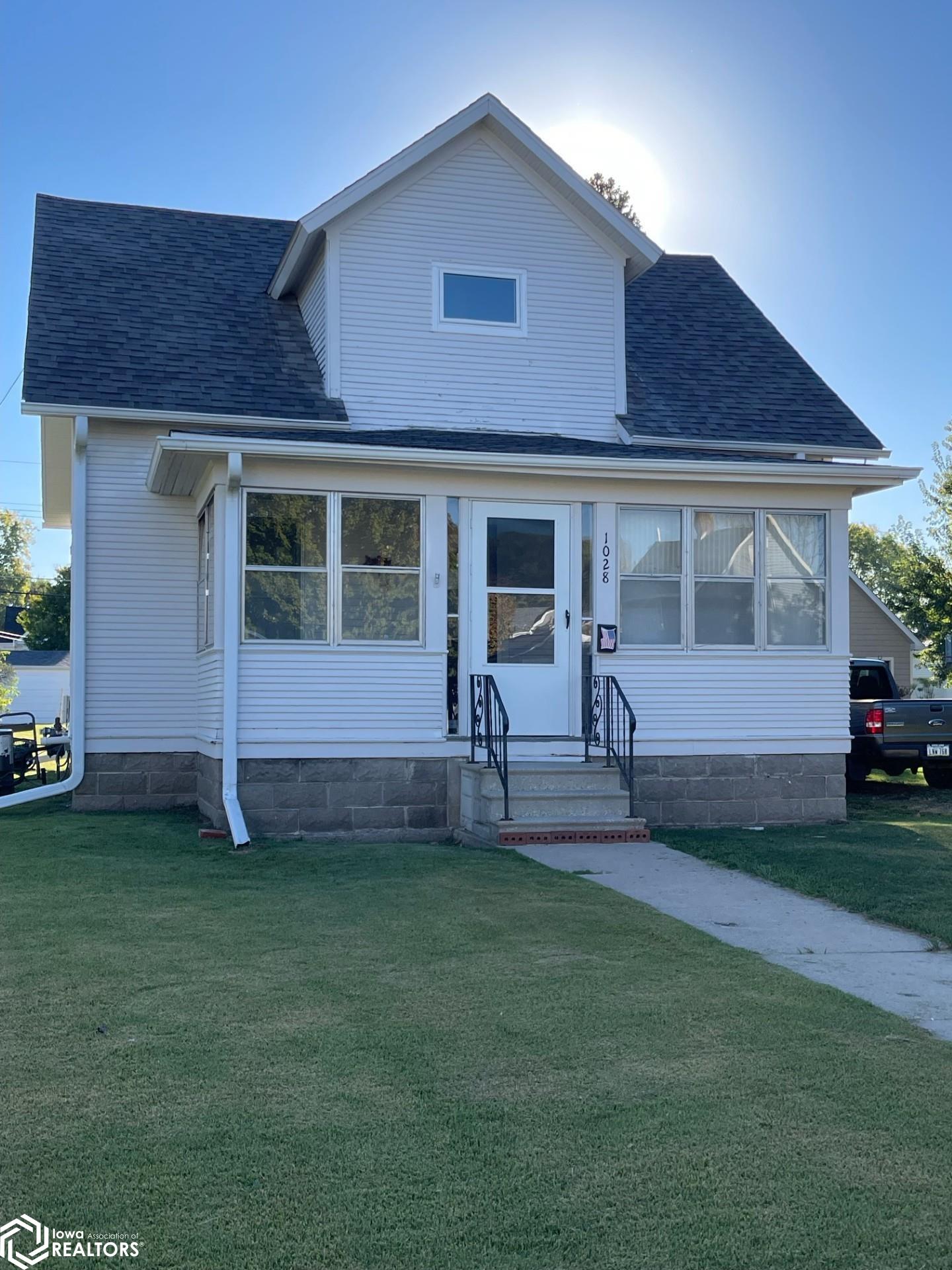 Elm St, Grinnell, IA 50112