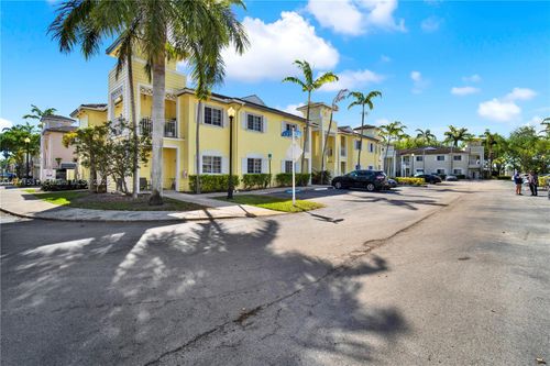 unit-202-373 Ne 25th Pl, Homestead, FL, 33033-7045 | Card Image