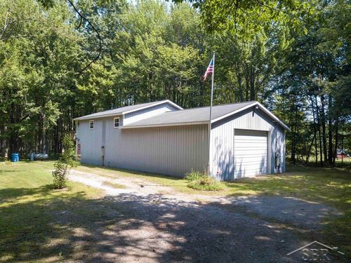 1957 E Nature Ln, Midland, MI, 48640-8687 | Card Image