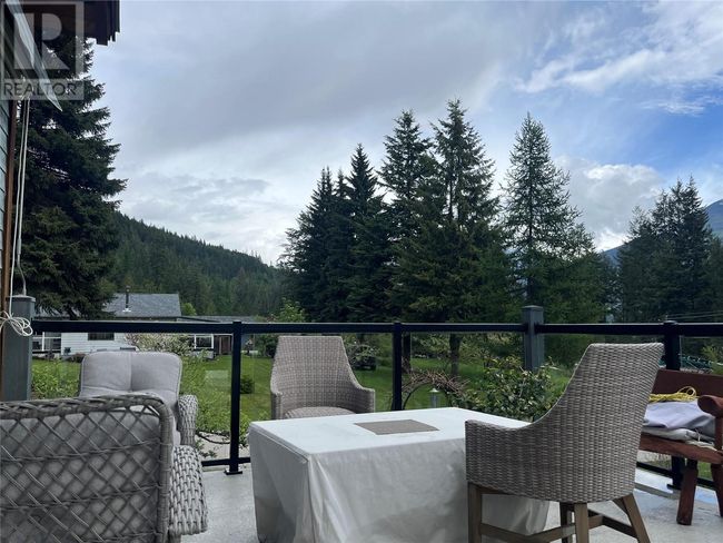 130 8 Th St, House other with 2 bedrooms, 3 bathrooms and null parking in Kaslo BC | Image 16