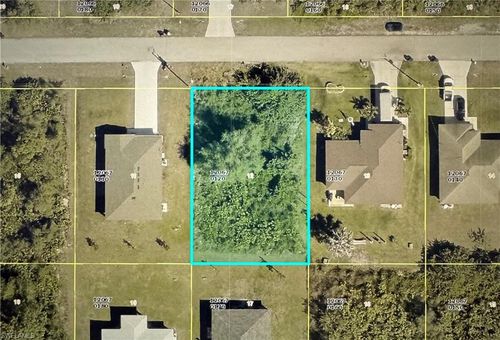 870 Chantilly St E, Lehigh Acres, FL, 33974-4732 | Card Image