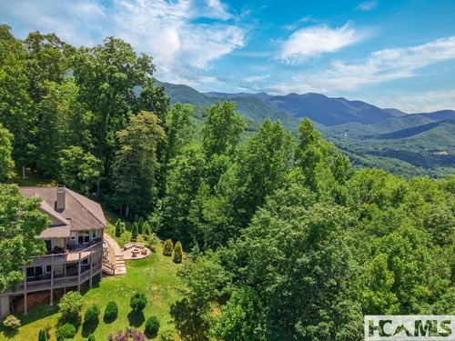 129 Skyline Park Dr, Franklin, NC, 28734-0675 | Card Image