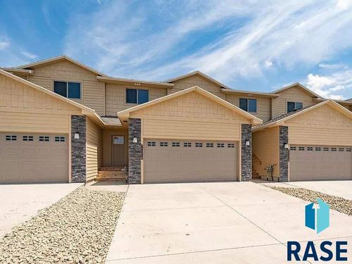 4233 Knob Hill Ct Court, Sioux Falls, SD, 57107 | Card Image