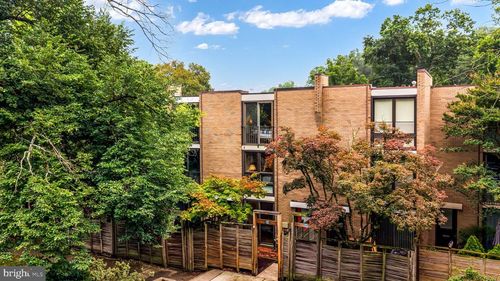 11471 Washington Plz W, Reston, VA, 20190-4311 | Card Image