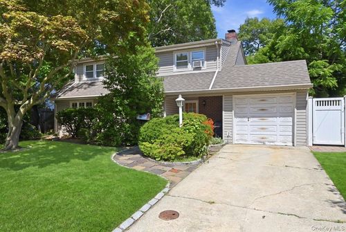 66 N Emerson Ave, Copiague, NY, 11726-3722 | Card Image